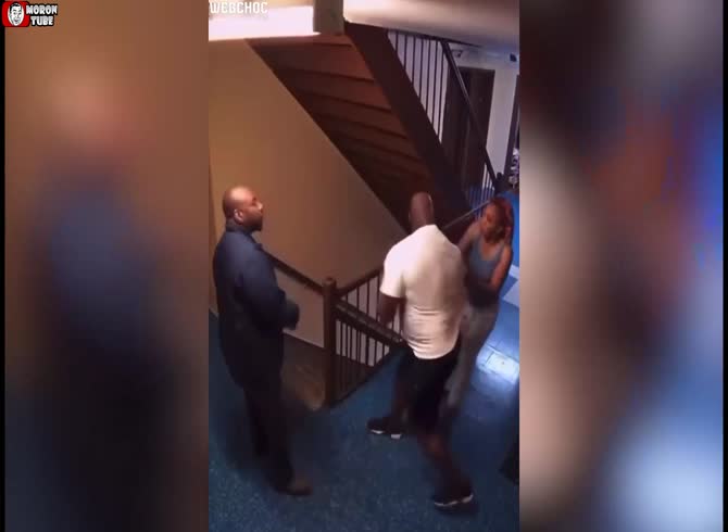 Video :During a dispute, he shoots two of his neighbors (Warning - disturbing)